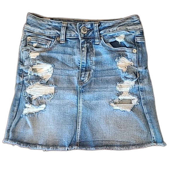 American Eagle Mini Jean Skirt Distressed Worn Denim Frayed Hem Mid Wash Pockets - Picture 1 of 16
